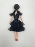 wednesday-lalka-addams-a-material-plastik