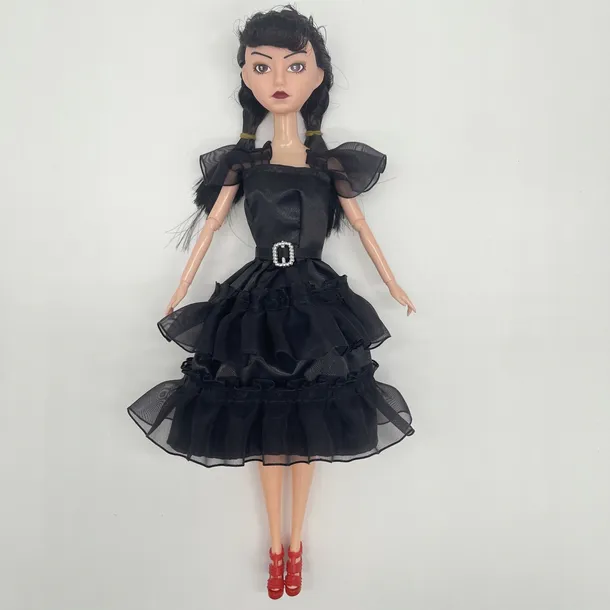 wednesday-lalka-addams-a-plec-unisex