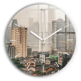 okragly-zegar-szklany-nowoczesny-z-grafika-stare-miasto-w-chongqing-fi30-cm