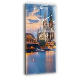 duzy-pionowy-zegar-szklany-do-mieszkania-ze-wzorem-widok-na-ratusz-30x60-cm