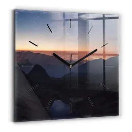 scienny-kwadratowy-zegar-szklany-z-grafika-gory-o-zachodzie-slonca-30x30-cm
