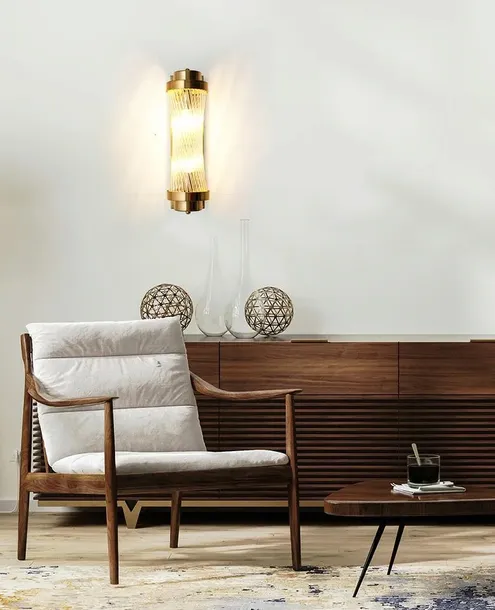 moosee-lampa-scienna-column-40-zlota-pomieszczenie-salon