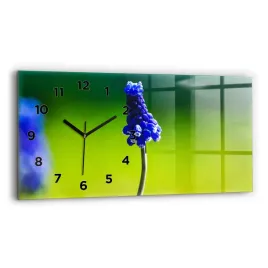 minimalistyczny-zegar-szklany-scienny-z-grafika-niebieskie-kwiaty-60x30-cm