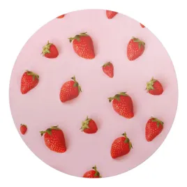 mata-ochronna-biurowa-premium-na-podloge-truskawki-na-pastelowym-tle-fi-100