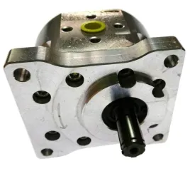pompa-hydrauliczna-podnosnika-lewa-wzmocniona-6-frezow-wladimirec-t-25