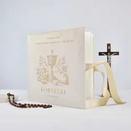 album-na-zdjecia-prezent-pamiatka-pierwszej-komunii-swietej-grawer-imie