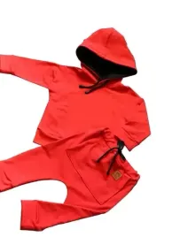dres-czerwony-z-kapturem-rozmiar-170