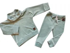 dres-welurowy-z-kominem-rozmiar-170