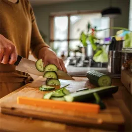 fiskars-1057550-deska-do-krojenia-prostokatny-bambusowy-plastik-bambusowy