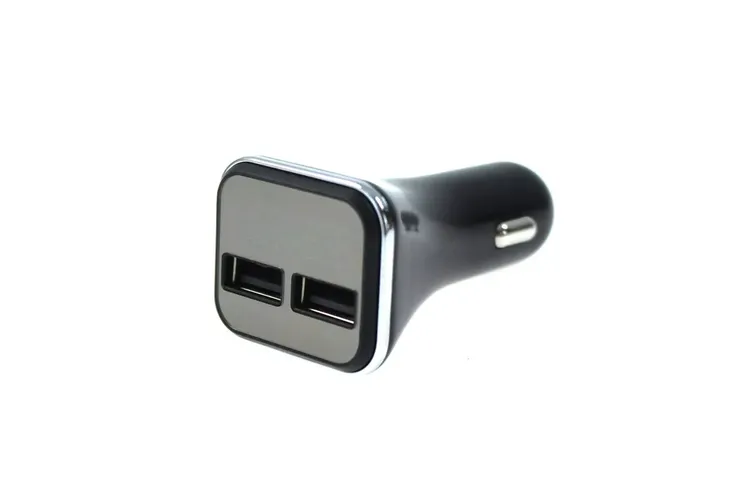 ladowarka-samochodowa-12-24v-2xusb-4-8a-led-stan-nowy