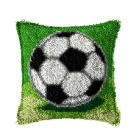 szydelkowanie-shaggy-haftowanie-na-kanwie-poduszka-pilka-nozna-football-fun