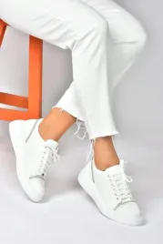 biale-sportowe-damskie-buty-sznurowane-z-detalem-cyrkonii-39-5ga