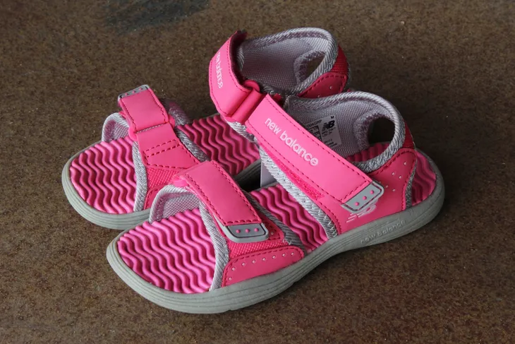 sandaly-dzieciece-na-rzep-new-balance-k2004grp-rodzaj-zapiecia-rzepy