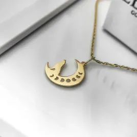 zlota-zawieszka-ksiezyc-z-motywem-wilka-pr-585