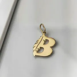 zlota-zawieszka-literka-b-z-piorkiem-pr-585