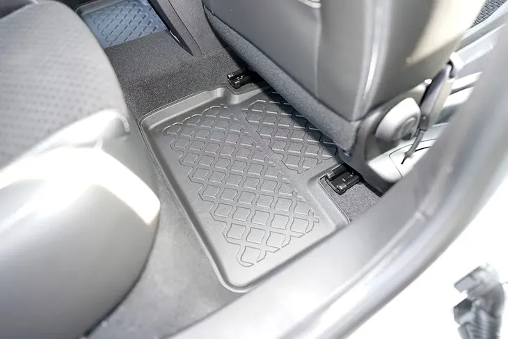 renault-megane-iv-grandtour-e-tech-guardliner-603473-informacje-dodatkowe-bezzapachowe-korytkowe-mocowania-w-zestawie