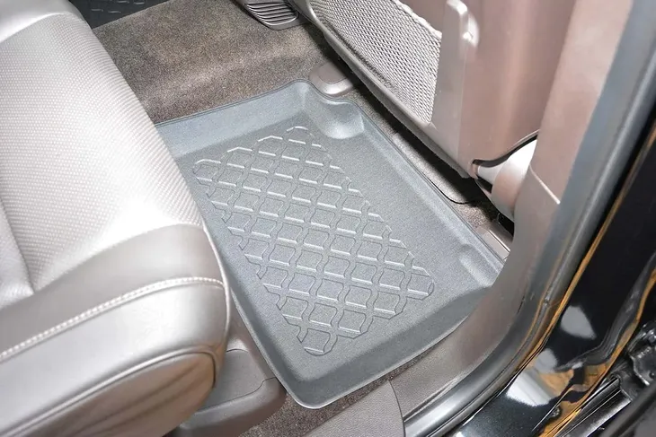 dodge-durango-iii-2011-2021-guardliner-604252-informacje-dodatkowe-bezzapachowe-korytkowe-mocowania-w-zestawie