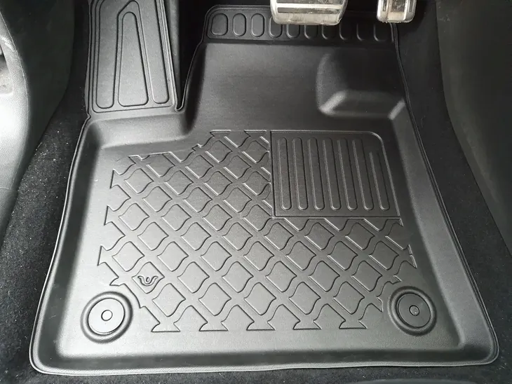 renault-megane-iv-kombi-2016-teraz-guardliner-603473-liczba-elementow-2-producent-aristar
