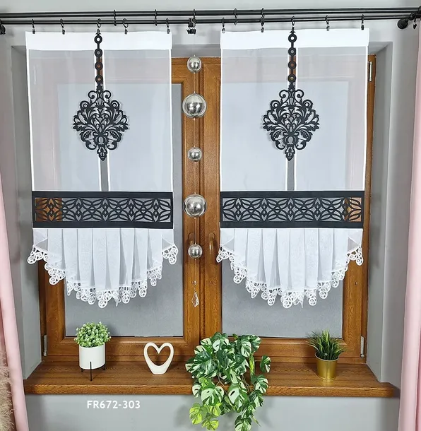 panel-z-dekorem-i-falbana-114x60cm-stan-nowy