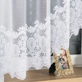 biala-firanka-zakardowa-175x350cm-luk-gotowa-do-sypialni