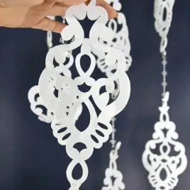 elegancki-panel-dekoracyjny-z-filcu-z-koralikami-160x100cm-bialy-azurowy