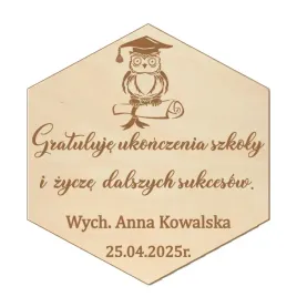 magnes-dla-ucznia-na-zakonczenie-roku-szkolnego-z-grawerem-drewno-prezent