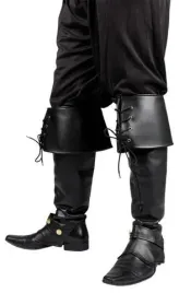 nakladki-na-buty-czarne-81995-swiety-mikolaj-muszkieter-kot-w-butach