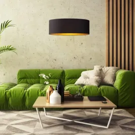 czarna-lampa-wiszaca-nad-stol-w-jadalni-amy-gold-z-abazurem-ze-zlotym-wnetr
