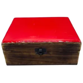 drewniane-pudelko-z-ceramiczna-powloka-czerwone-duze