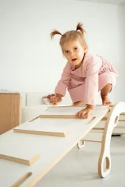 2w1-bujak-montessori-l-z-uchwytami-i-zjezdzalnia-bialy