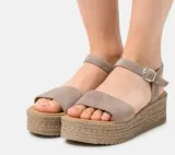 sandaly-na-platformie-taupe-41-24ca-marka-s-oliver