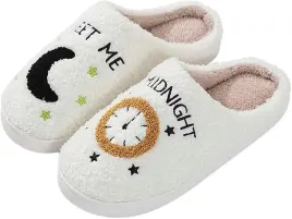 keyushop-biale-kapcie-z-haftem-motyw-zegara-i-ksiezyca-40-41-6ca