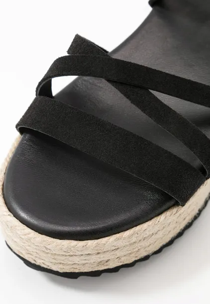 zign-espadryle-sandaly-na-platformie-39-14ca-kod-producenta-5979