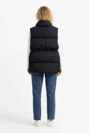 karl-lagerfeld-czarna-pikowana-kamizelka-z-zamkiem-s-i4a