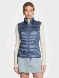 guess-niebieska-pikowana-kamizelka-z-guzikami-i-stojka-xs-gga