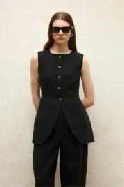 czarna-elegancka-kamizelka-len-z-guzikami-i-kieszeniami-s-5ga
