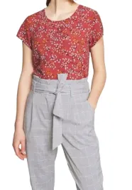vero-moda-czerwony-t-shirt-z-kwiatowym-nadrukiem-i-okraglym-dekoltem-xs-xqa