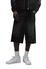 boohooman-czarne-spodenki-meskie-z-cwiekami-i-surowym-dolem-34-z3a