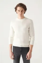 bialy-sweter-meski-wiskozowy-z-okraglym-dekoltem-2xl-5ga