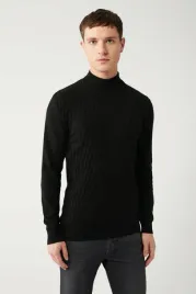 czarny-sweter-meski-z-polgolfem-i-strukturalnym-wzorem-l-5ga