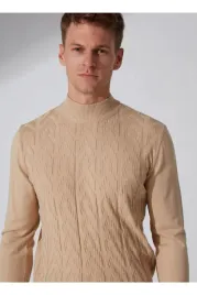 meski-bezowy-sweter-z-polgolfem-i-fakturowanym-wzorem-m-5ga