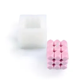 forma-silikonowa-do-swiec-kostka-diamond-cube-do-wosku-mydla-mydelek