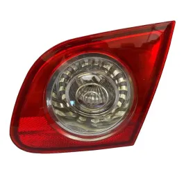 lampa-tylna-wewnetrzna-w-klape-prawa-vw-passat-b6-20052010-sedan