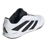 predator-club-in-sala-marka-adidas