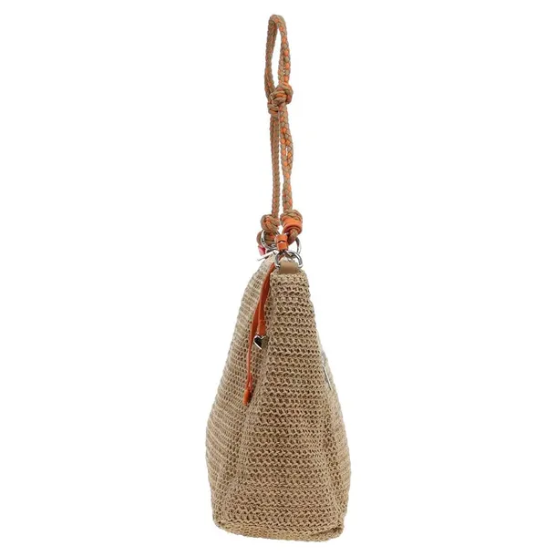 26saxo041014-marka-desigual