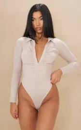 bezowe-body-z-kolnierzykiem-prettylittlething-s