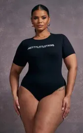 czarne-body-plus-size-z-krotkim-rekawem-prettylittlething-46