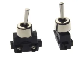 maly-chromowany-wlacznik-przykrecane-zlacze-2a-250v