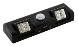 lampka-nocna-led-z-czujnikiem-ruchu-i-zmierzchu-do-piwnicy-garderoby-szafy
