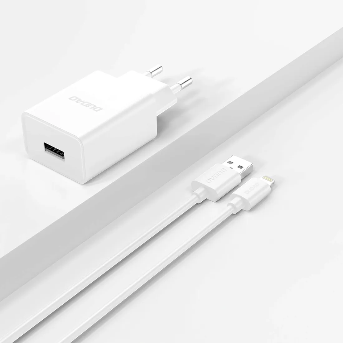 ladowarka-iphone-10w-2-1a-ladowarka-usb-a-biala-kabel-usb-a-lightning